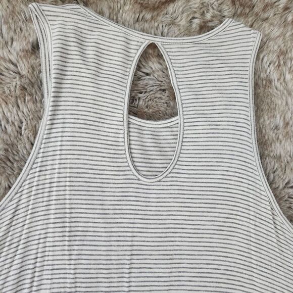 American Rag Tunic Tank with Long Side Tails White with Gray Stripes Size Medium - Picture 8 of 10